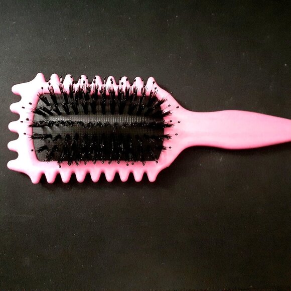 NEW!! Pink Curl Defining Brush, Bristle Styling Brush for Curly Hair - Picture 1 of 8